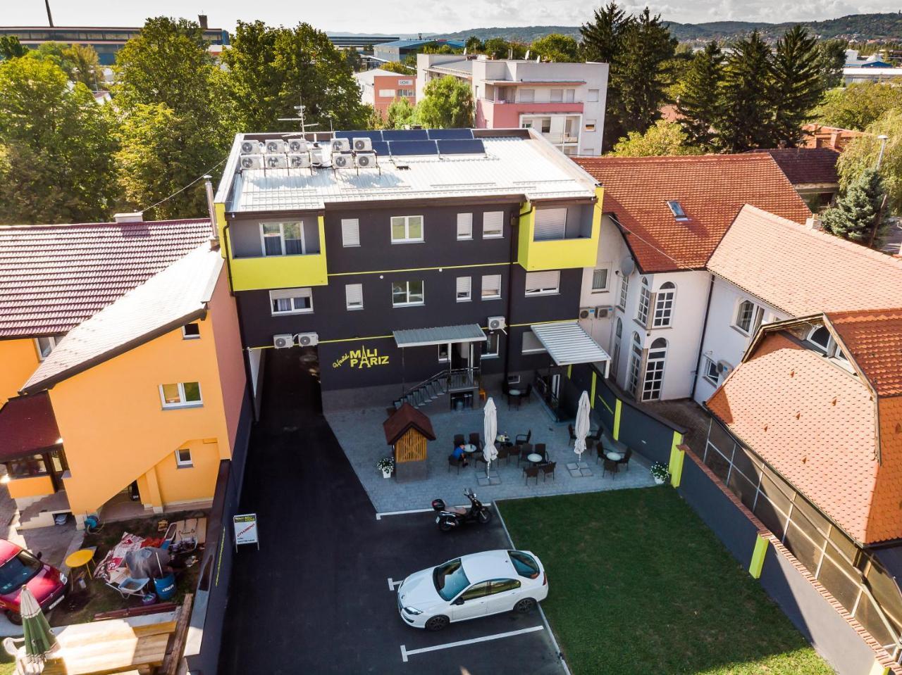 Hostel Mali Pariz Slavonski Brod Luaran gambar